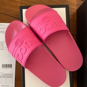 Gucci Women’s Size 8 Fuschia Slides
